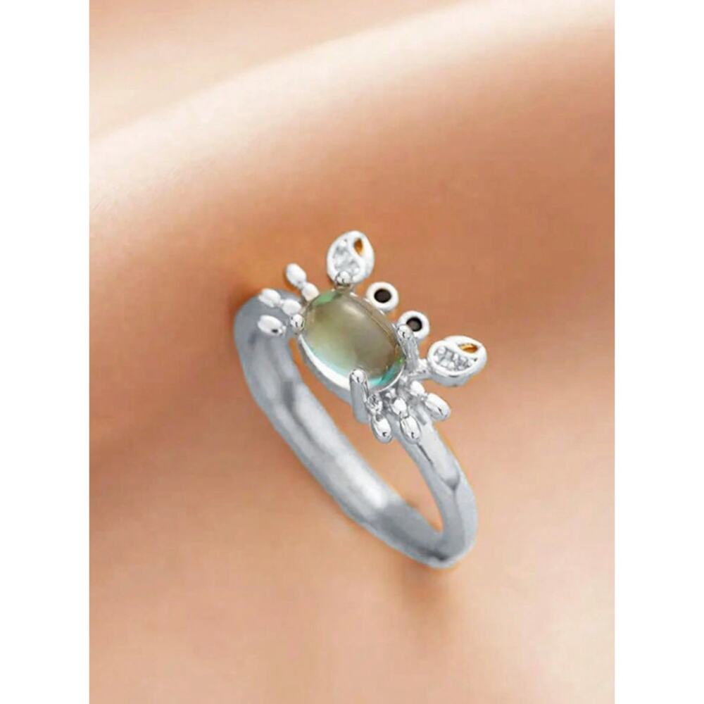 Silver Crab Ring with Green Cat Eye Gemstone – Adjustable Ocean Crystal Accents